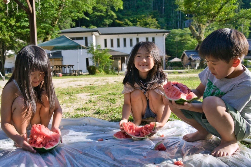 【夏到来！】夏といえば、スイカ割り！楽しく割って、楽しく食べよう！