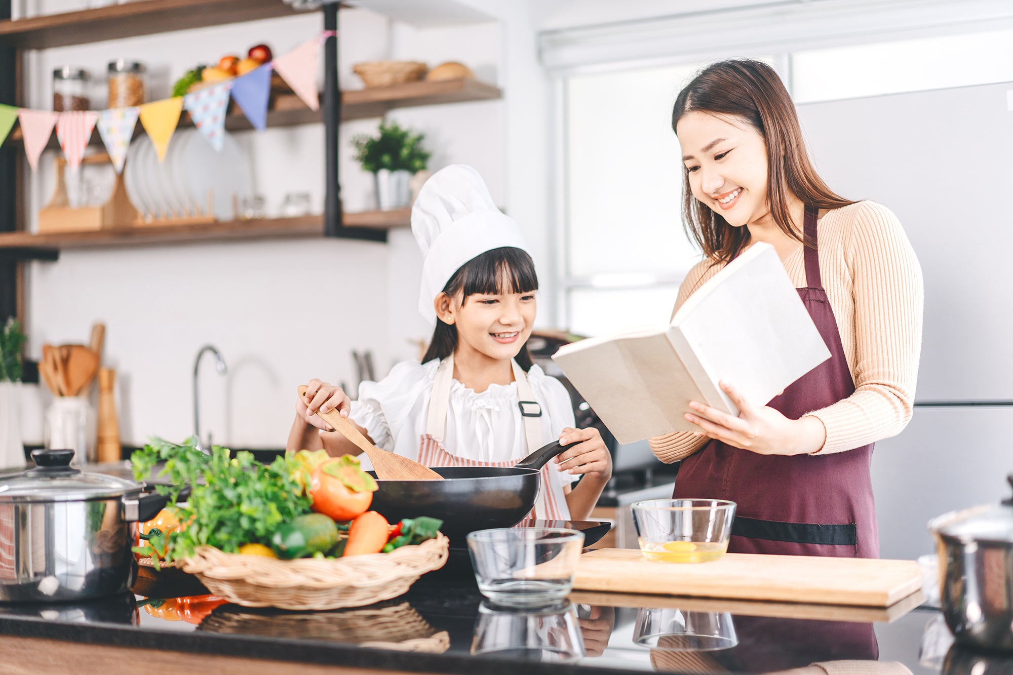 お子様に向けて、親子で本格的なフランス料理作り体験を楽しみながら、 「食」への興味を高めるクッキング教室イベントを開催