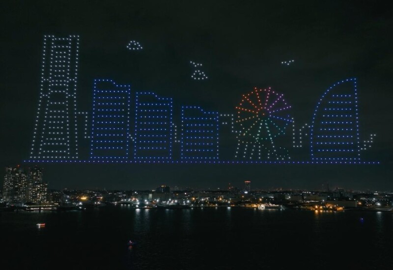 レッドクリフ、 1,000機のドローンショーで約50万人を魅了！ 「第43回 横浜開港祭」で夢幻の光景を描く