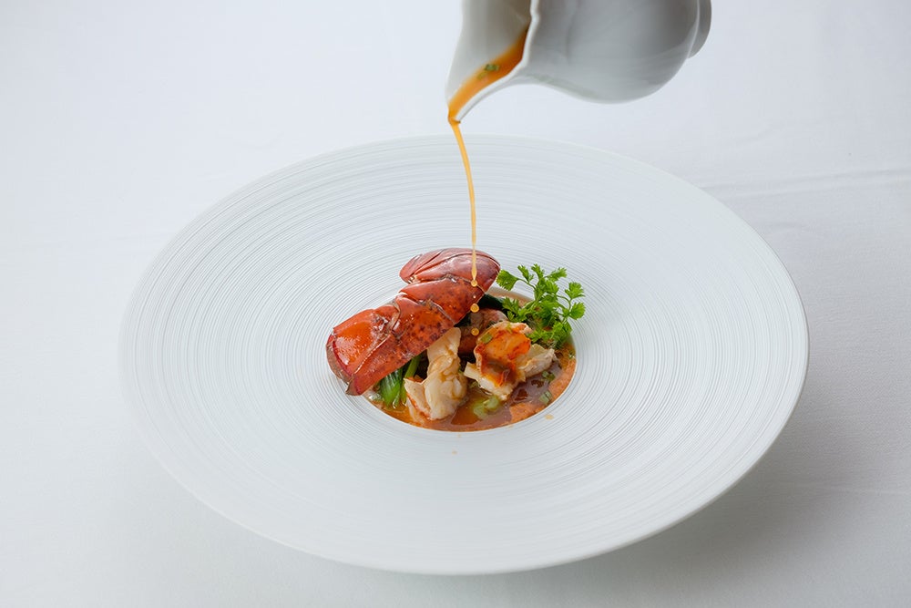 7月限定「レストランひらまつ 博多」が贈る"ひらまつパリ祭"特別コース。一皿一皿に華やかなフランス文化を表...