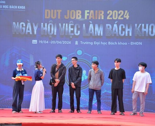 ベトナム学生たちへ日本の求人募集情報を紹介する
ジョブフェアをオフライン会場型とオンラインWeb型で開催
｜キャムテック(キャムコムグループ)