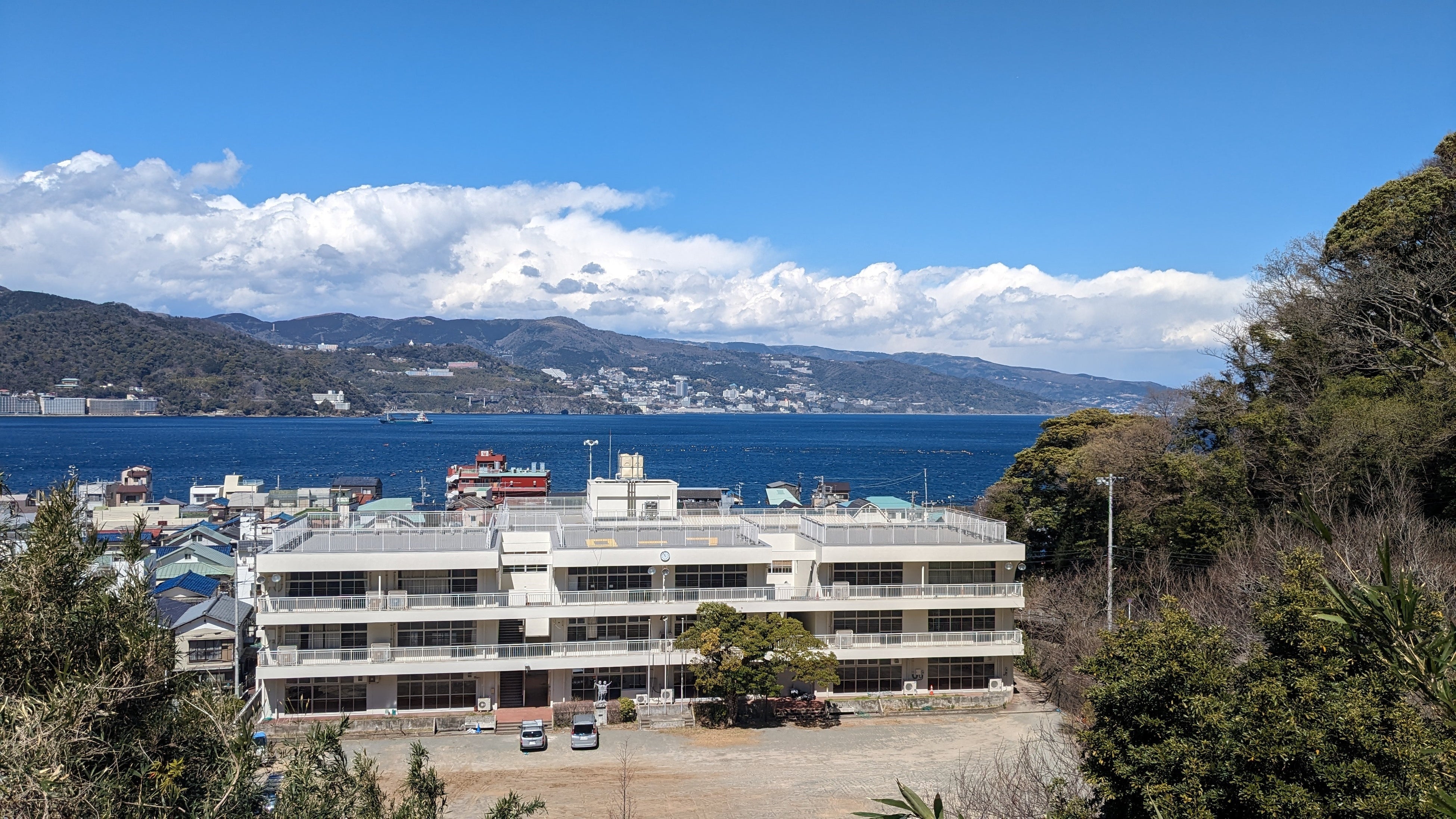 熱海市の廃校を利活用した、人と街を結ぶ交流拠点「AJIRO MUSUBI」8月1日（木）オープン！