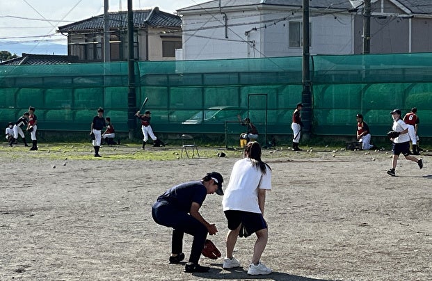 【小田原市】花王ソフトボール部による鴨宮中学校ソフトボール部への技術指導！