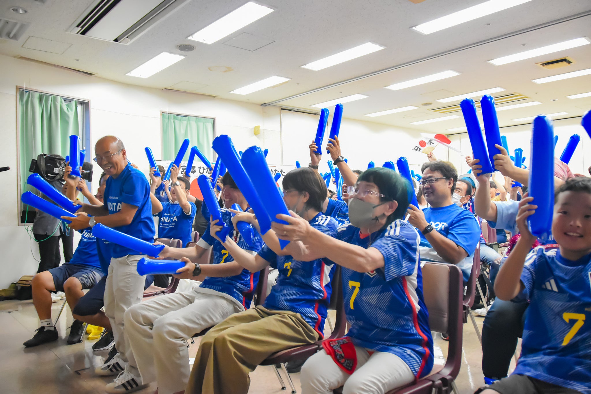 パリ2024オリンピック　サッカー女子日本代表　宮澤ひなた選手を応援　地元の南足柄市でパブリックビューイン...