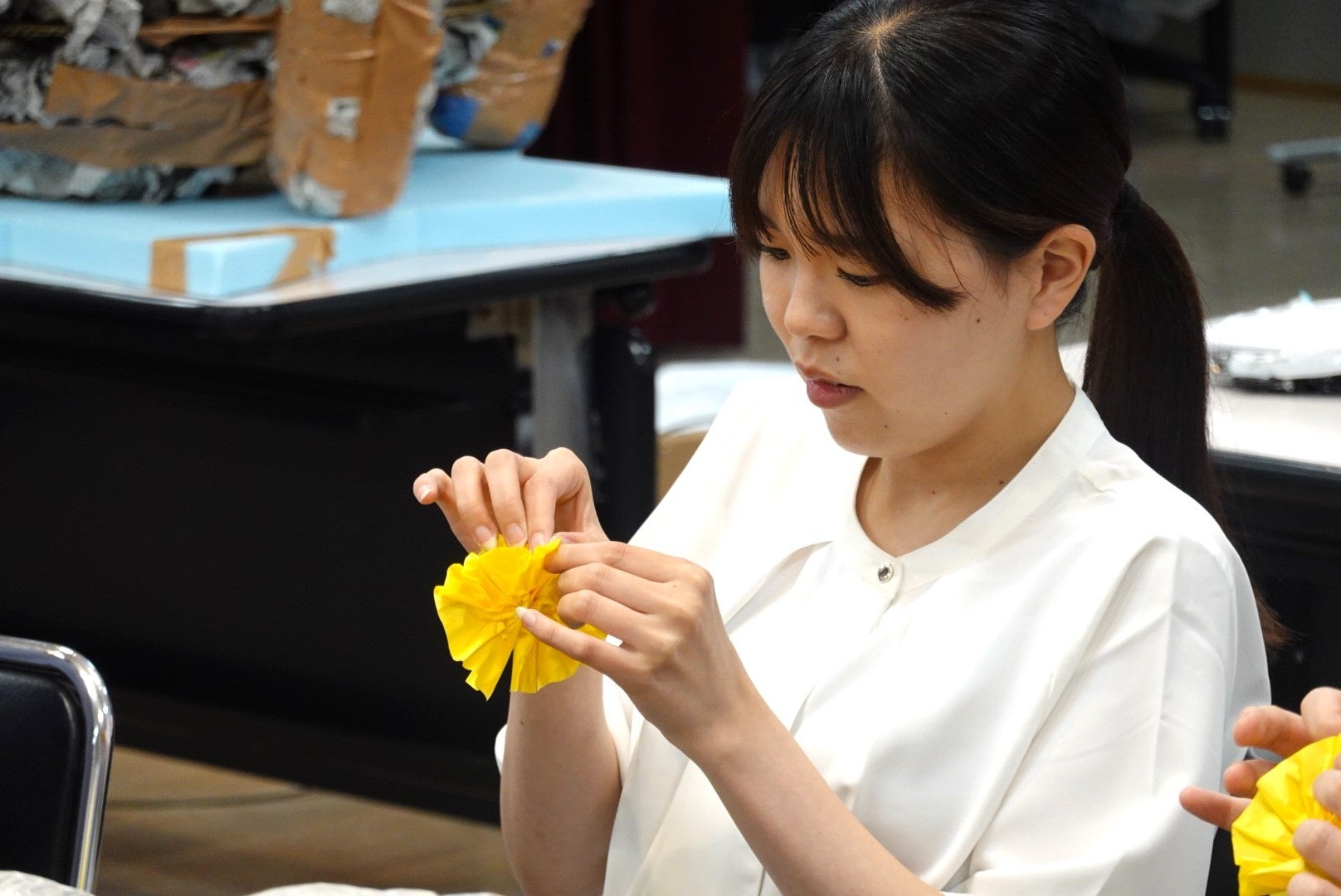 ～手作り七夕飾りに願いを込めて～　歴史を受け継ぐ新入社員が地元の夏に彩りを添えます。