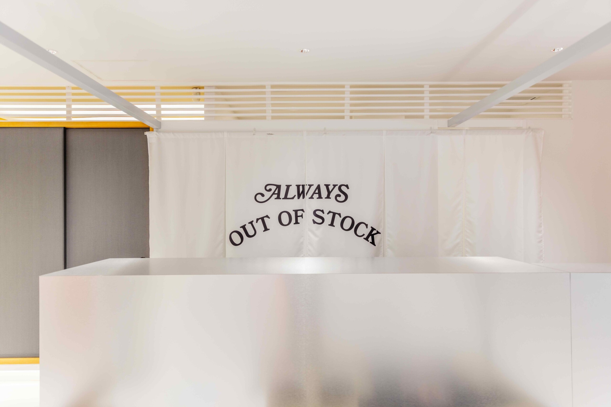 「ALWAYS OUT OF STOCK」が8月3日（土）より、大阪に新店舗をグランドオープン