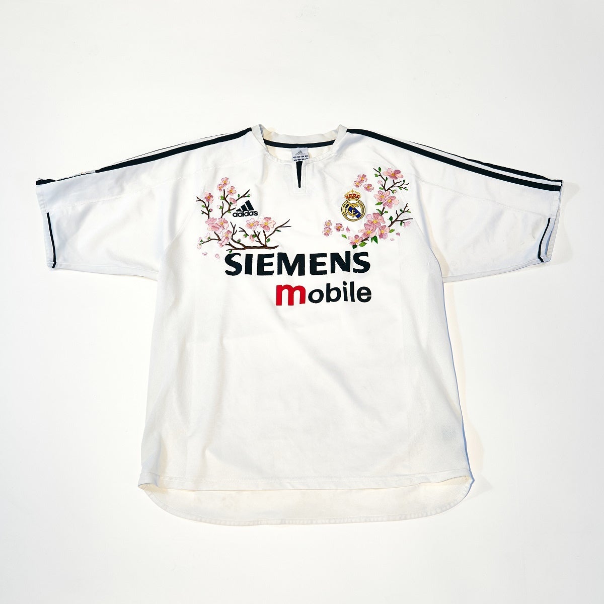 虎ノ門ヒルズ ステーションタワーに展開するSELECT by BAYCREW’S men’sでは【大人のT】と称したTシャツを揃え...