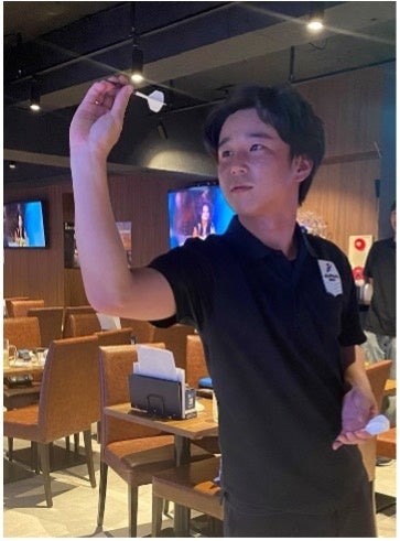 ジョイカルジャパン、社員兼「SOFT DARTS PROFESSIONAL TOUR JAPAN」のプロダーツプレイヤー 橋本 光選手 と...