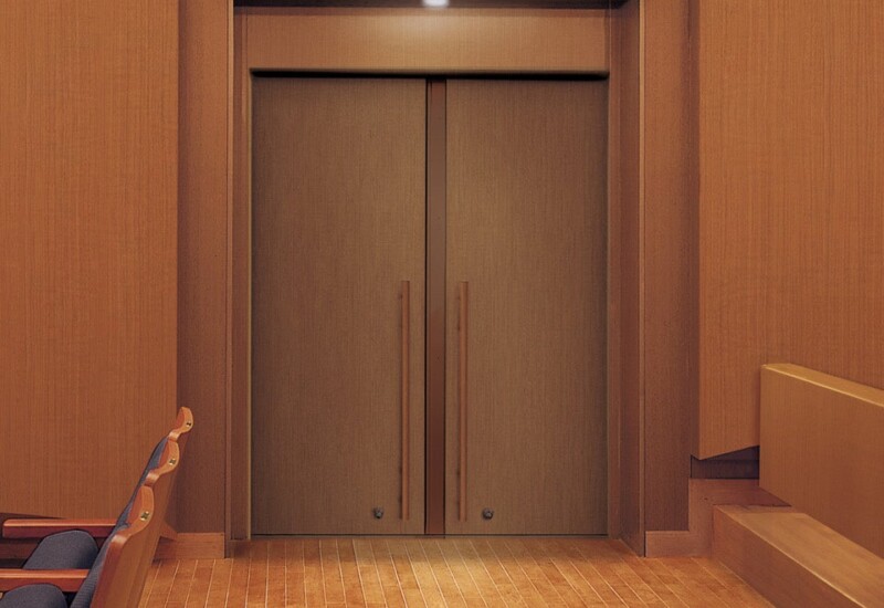 高性能防音ドア「防音ガード」にホール向けドアをラインアップ（三和シヤッター）