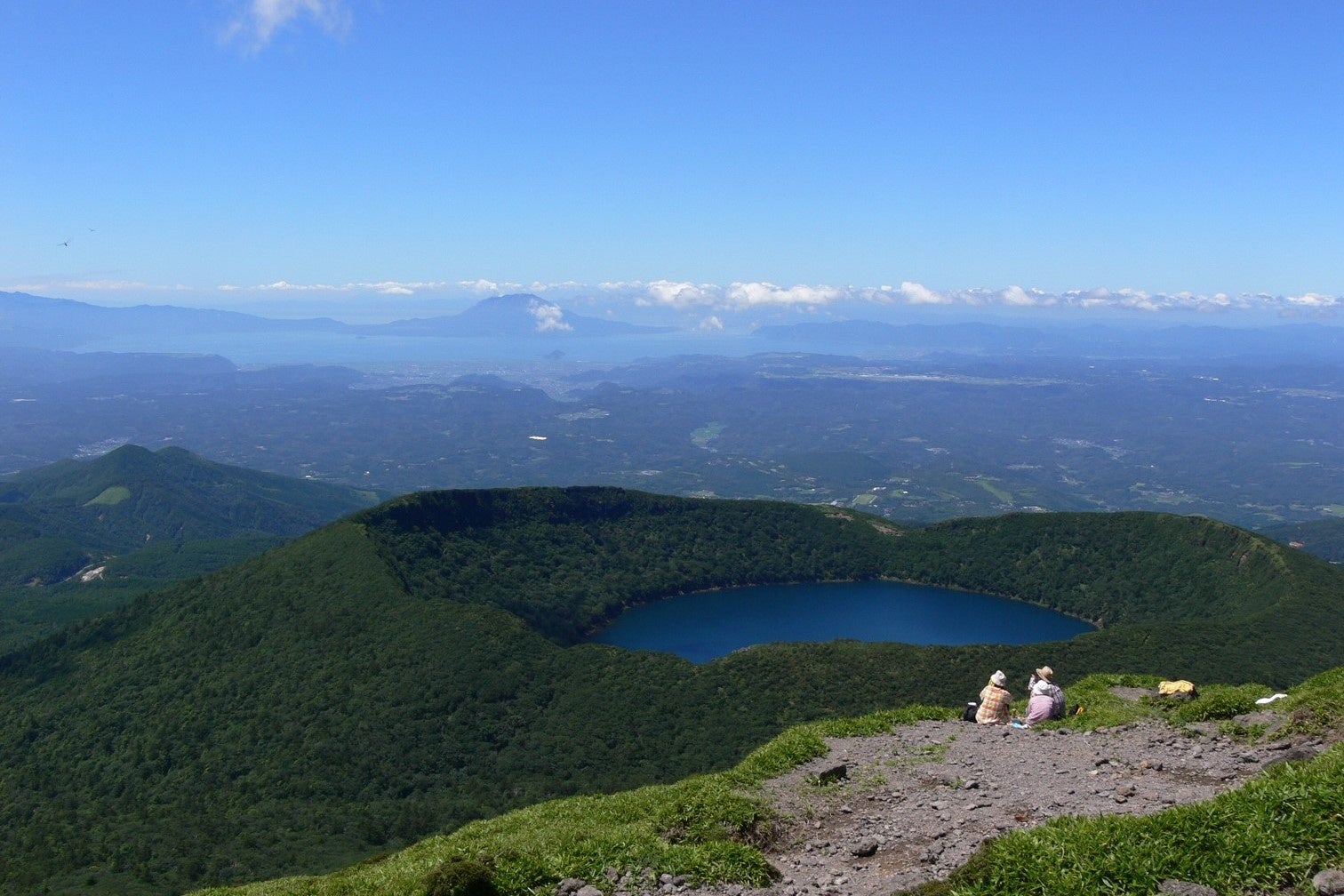 現役CAデザイン！アニメから飛び出してきたような「おでこ靴」、鹿児島県霧島市のふるさと納税に登場