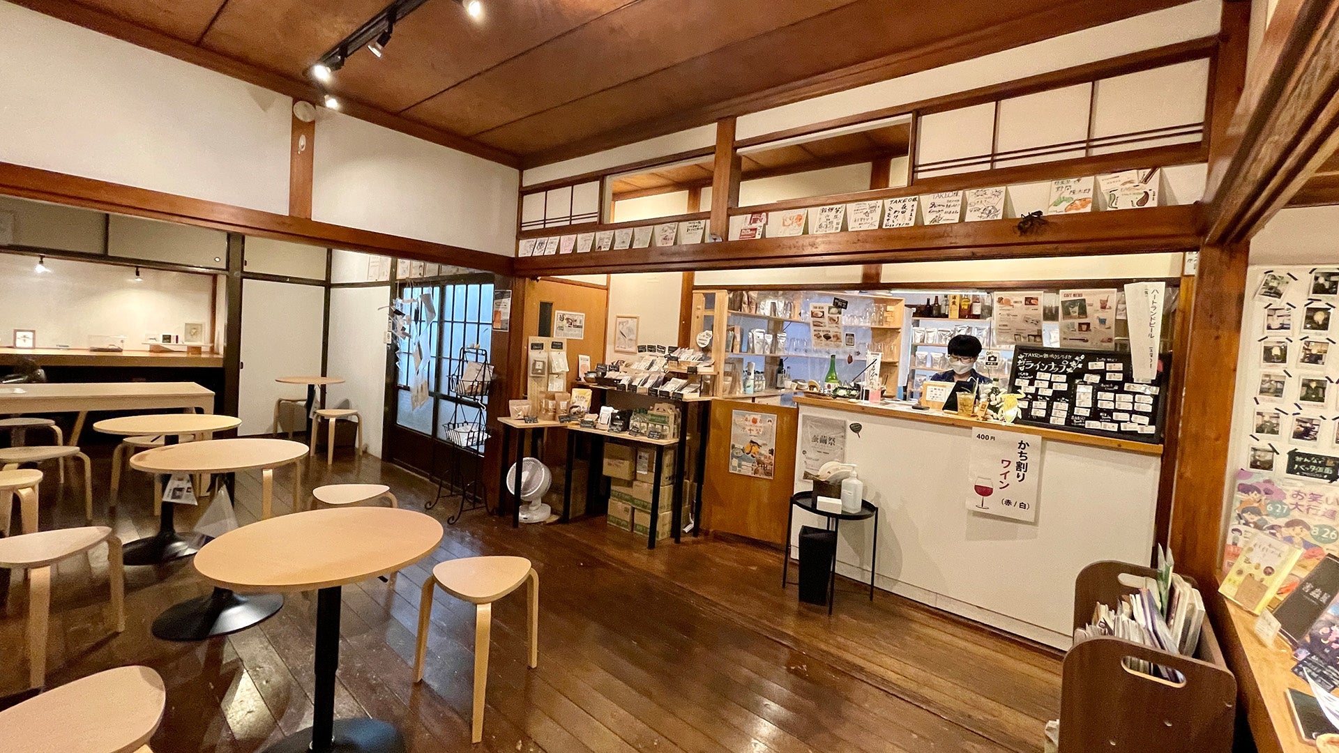 昆虫食カフェTAKEO 浅草本店の看板が人力車の背面看板に登場!