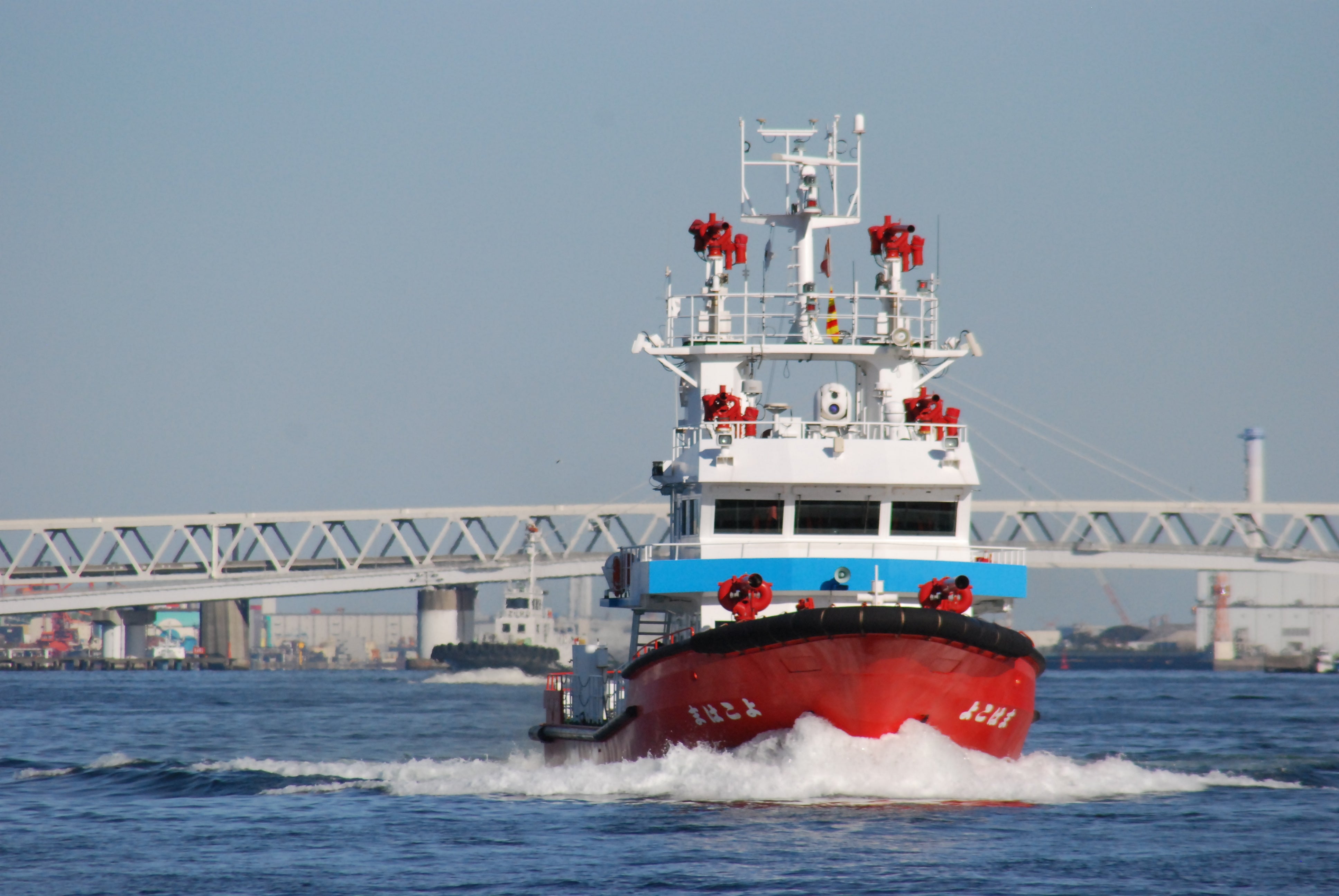 全国初！！「陸」・「海」・「空」の消防体験をふるさと納税で横浜市消防局がお届けします。