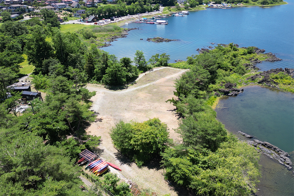 夏キャンプと水上アクティビティを一緒に楽しめる！山梨県・富士五湖のひとつ“河口湖”湖畔のキャンプ場『CAMP...