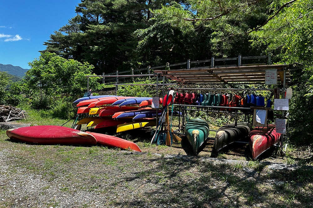 夏キャンプと水上アクティビティを一緒に楽しめる！山梨県・富士五湖のひとつ“河口湖”湖畔のキャンプ場『CAMP...