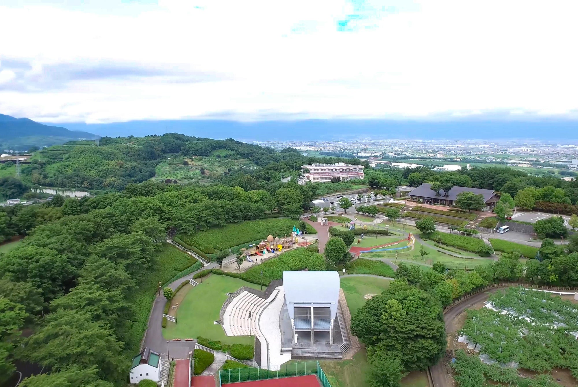 夏休みの思い出に！勾玉(まがたま)を作ってみよう！山梨県曽根丘陵公園で8/3(土)・4(日)・10(土)・11(日)の4...