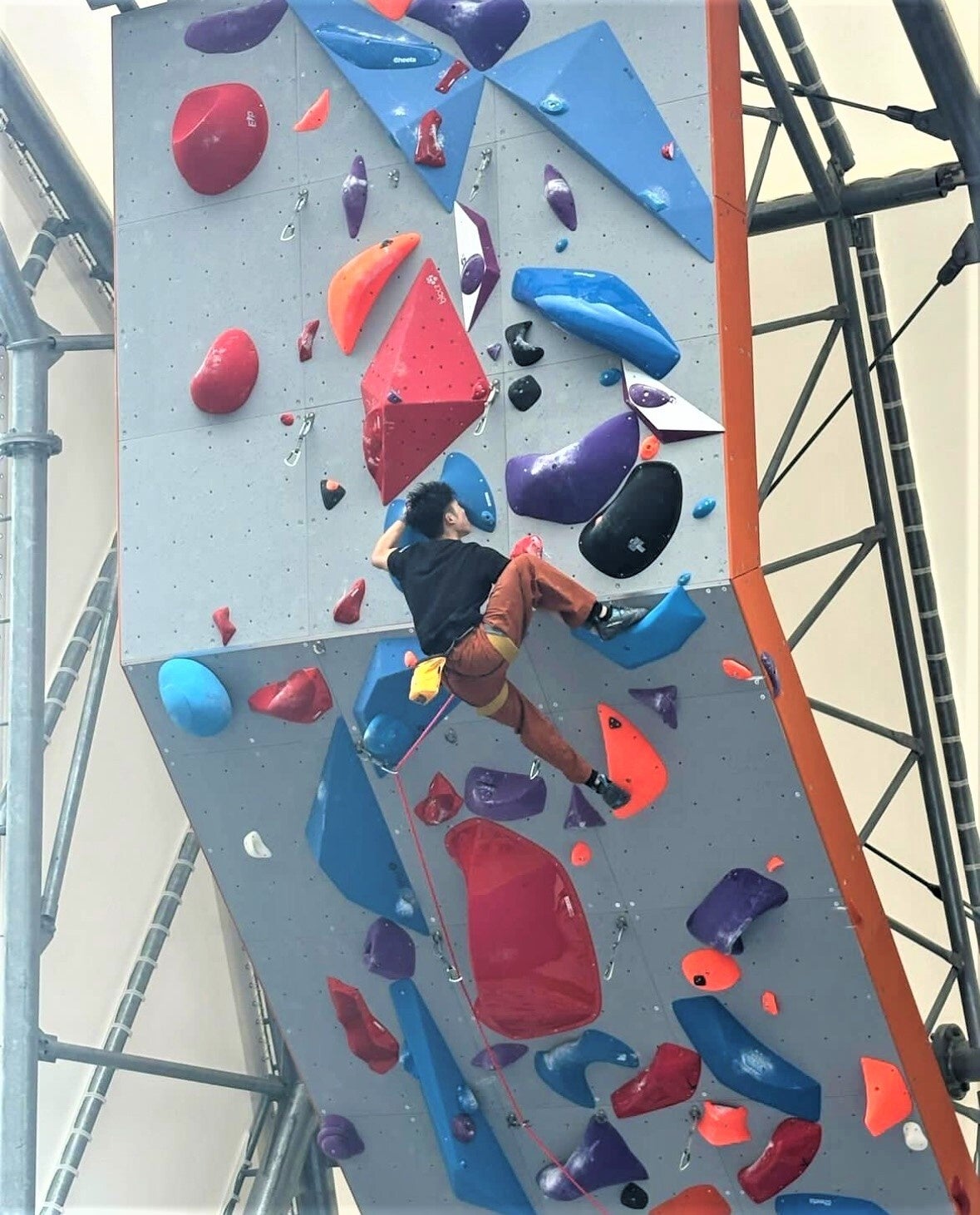 【摂南大学】体育会スポーツクライミング部　吉田智音（国際学部２年）６～７月『ＩＦＳＣクライミング ワー...