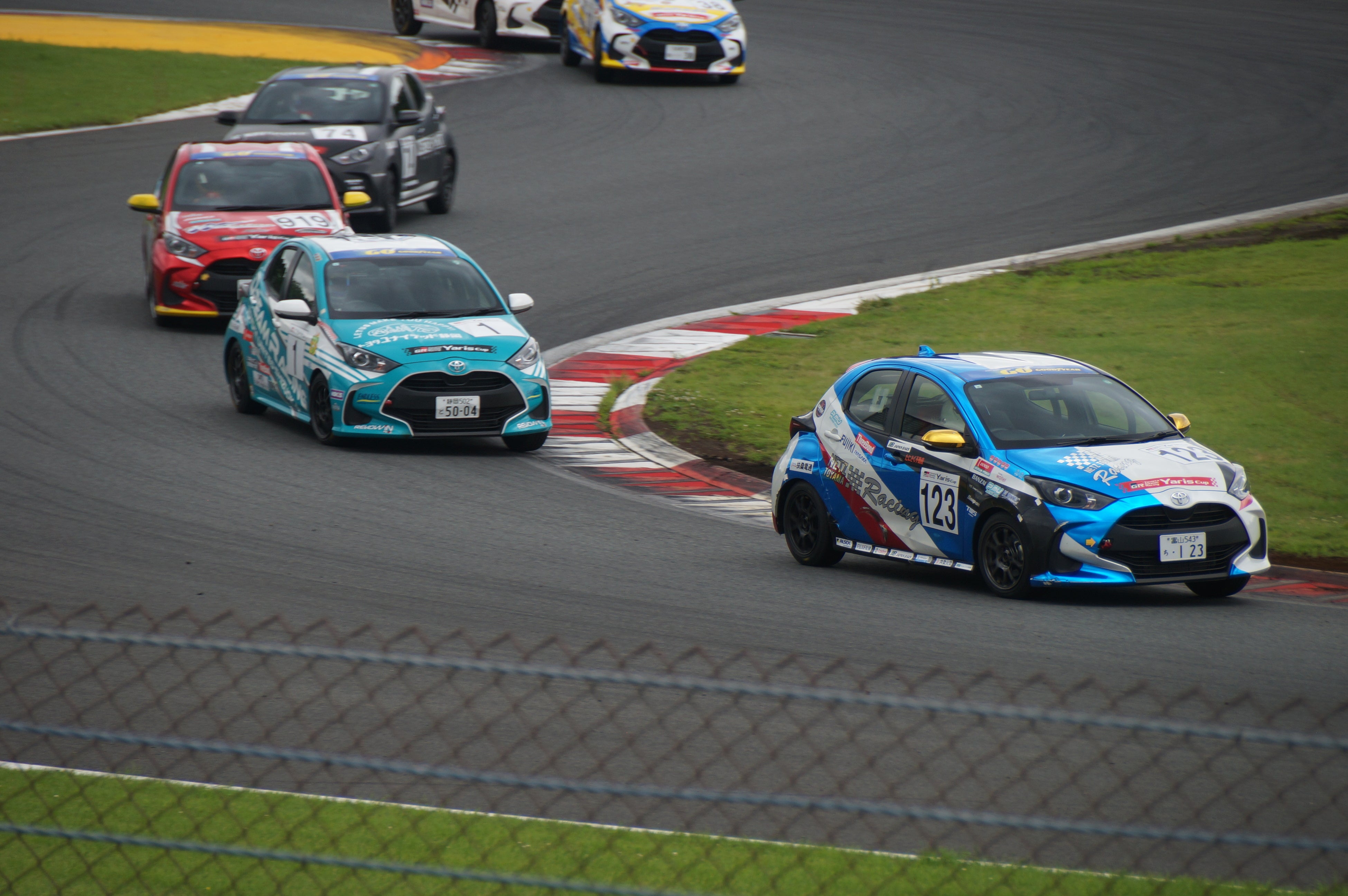 W優勝 ＆ Wポールトゥウィン！NETZ TOYAMA Racing Yaris Cup初優勝！GR 86/BRZ Cupは松井孝允が3度目の優勝！