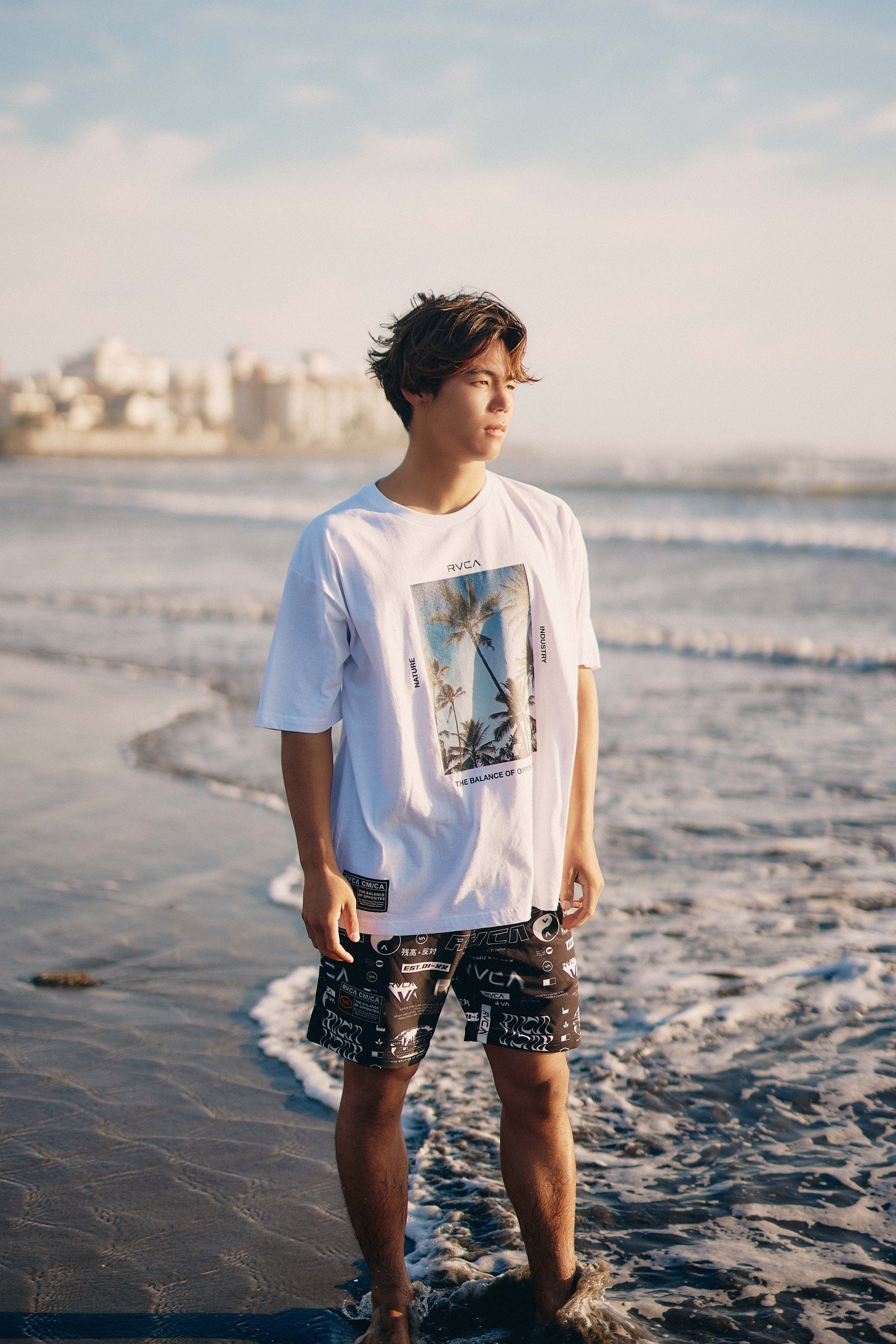 AZUL BY MOUSSYが「RVCA(ルーカ)」とビーチイベント“Welcome summer”を開催！