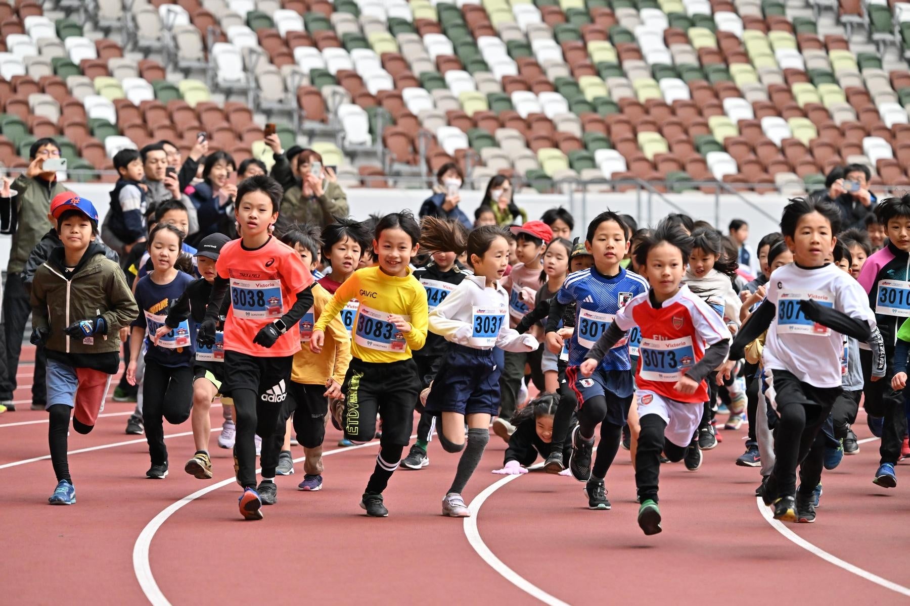 業界随一の低価格を実現！2024年11月4日、国立競技場で気軽にスポーツを楽しむランニングイベントを開催