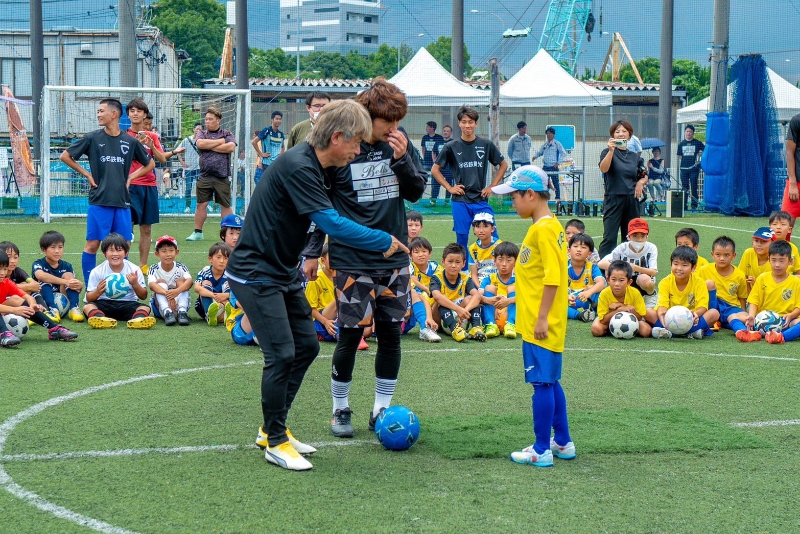 【Boar株式会社】三浦泰年さんら元日本代表3選手を招き、小学生サッカー教室を開催！「〜TSUNAGU一流に触れ合...