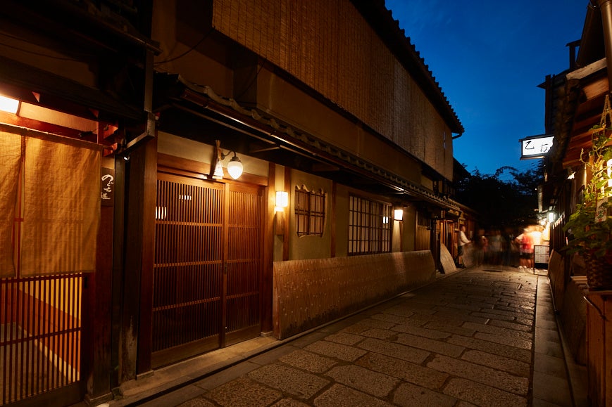 プレミアムな日本酒とミシュランスターシェフが手がける京料理を堪能できる「祇園　静水香」が７月2９日（月...