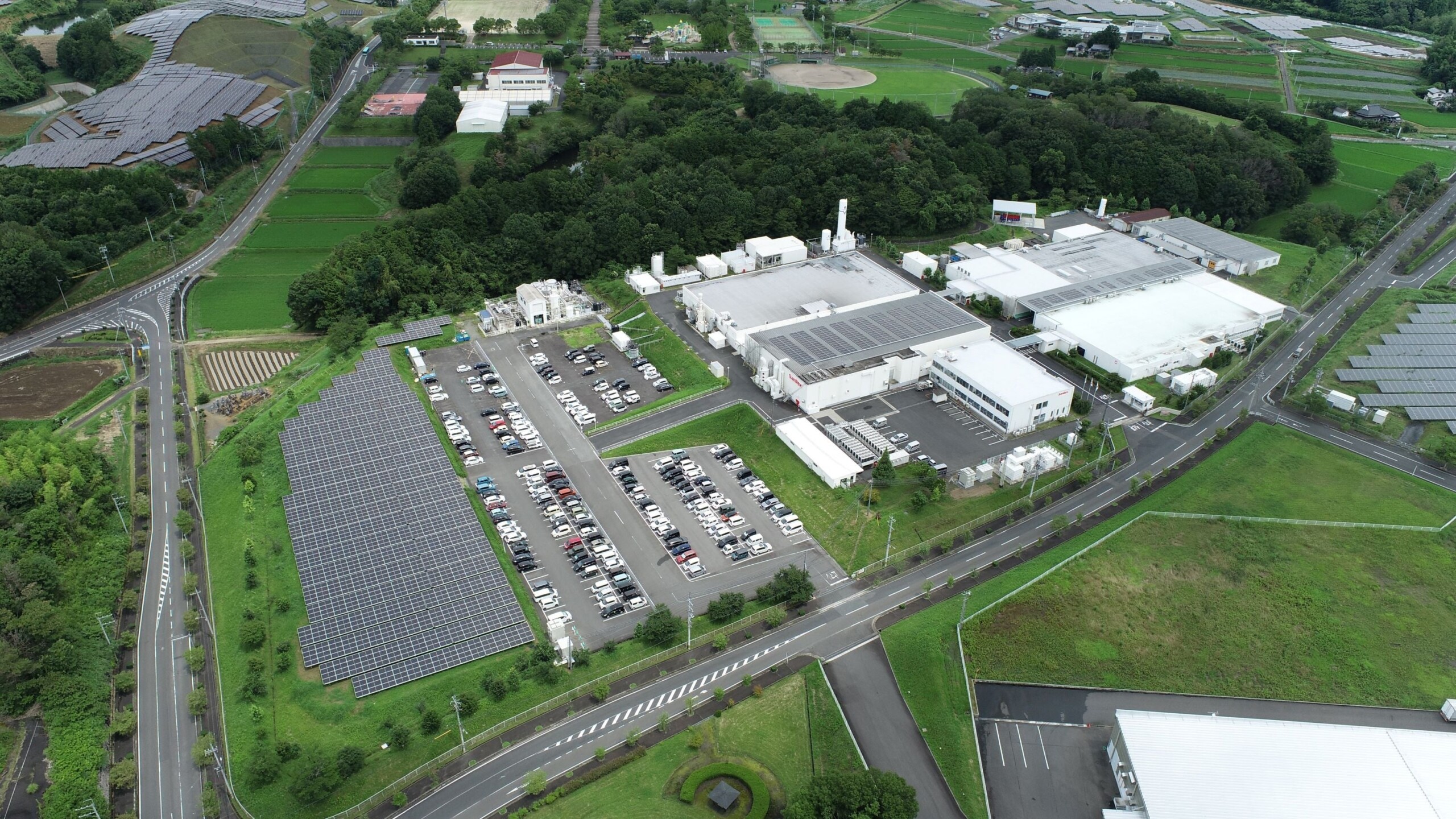 岡山工場に自社製品を使用した太陽光発電設備を導入