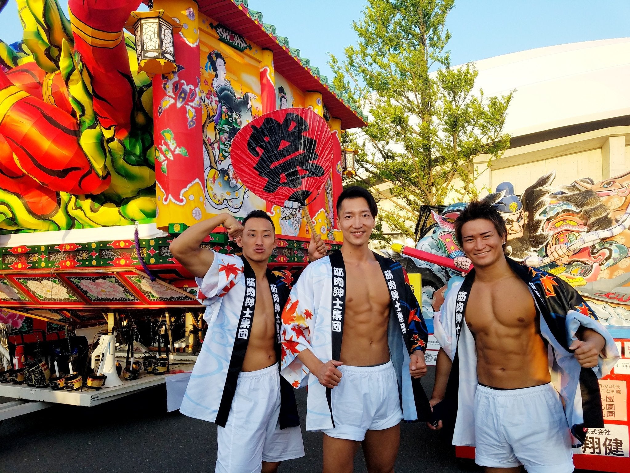 【お祭り×マッチョ】中野駅前大盆踊り大会で筋肉紳士集団ALLOUTが今年も「筋肉盆踊り」！今年は水かけ企画も...