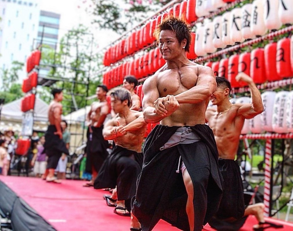 【お祭り×マッチョ】中野駅前大盆踊り大会で筋肉紳士集団ALLOUTが今年も「筋肉盆踊り」！今年は水かけ企画も...