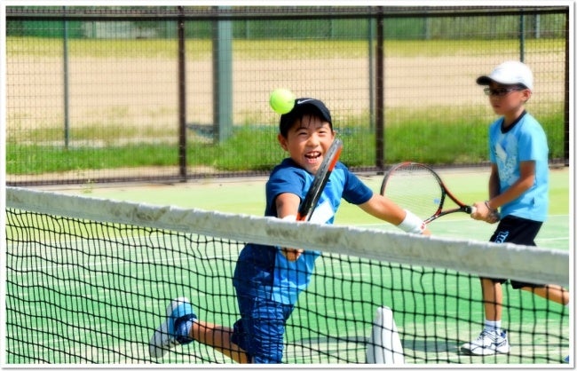 お子様が大きく成長を見せる夏休み。元気に運動できる計画はありますか？『こども短期テニス教室』の募集を今...