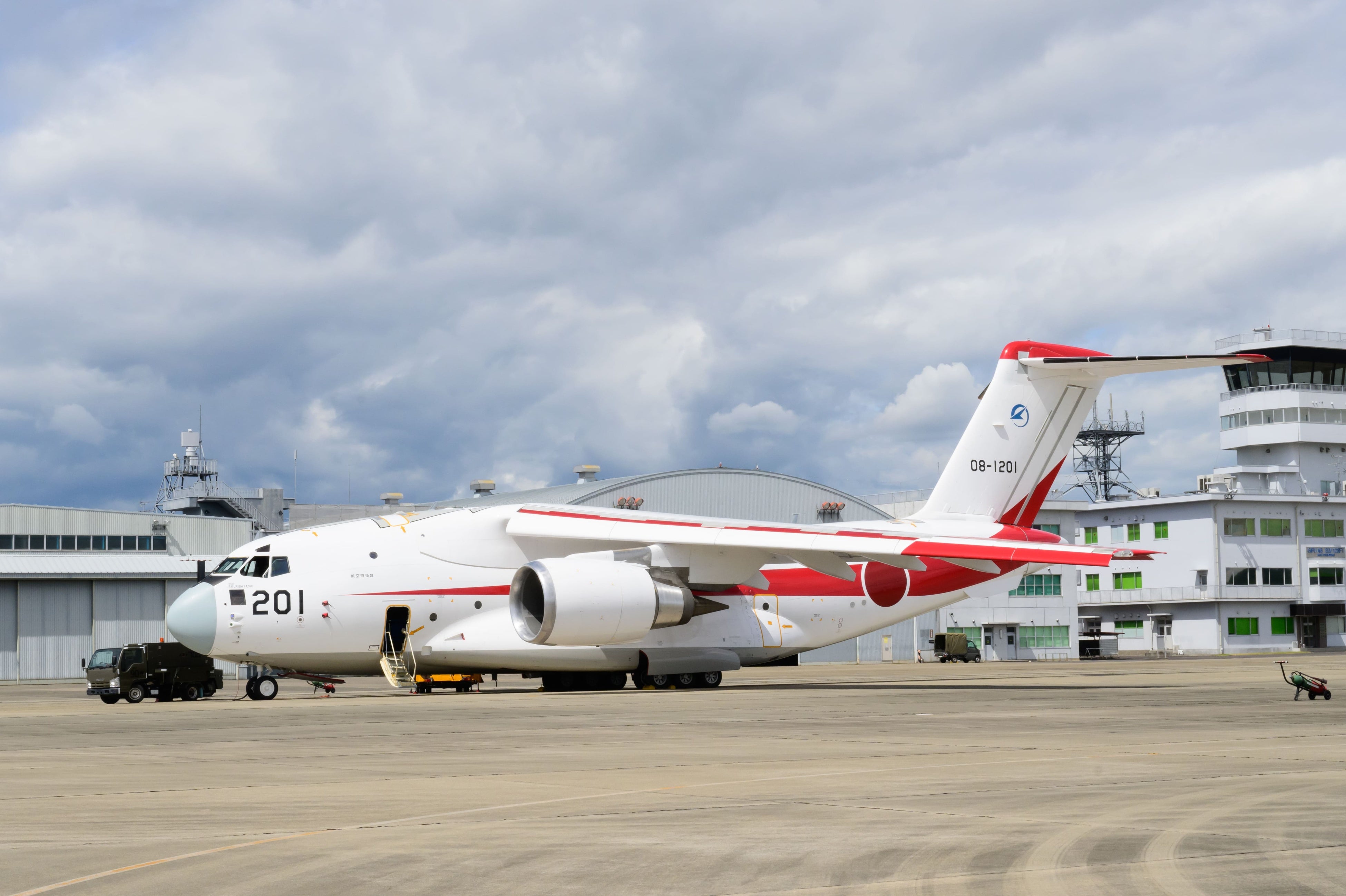 日々、進化を遂げ防衛能力を向上させている自衛隊の航空機。明日の日本を守るため挑戦を続けるテストパイロッ...