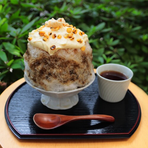 日本茶カフェ「八屋」オリジナルかき氷第２弾 甘じょっぱさがたまらない！「とうもろこしとほうじ茶のかき氷...