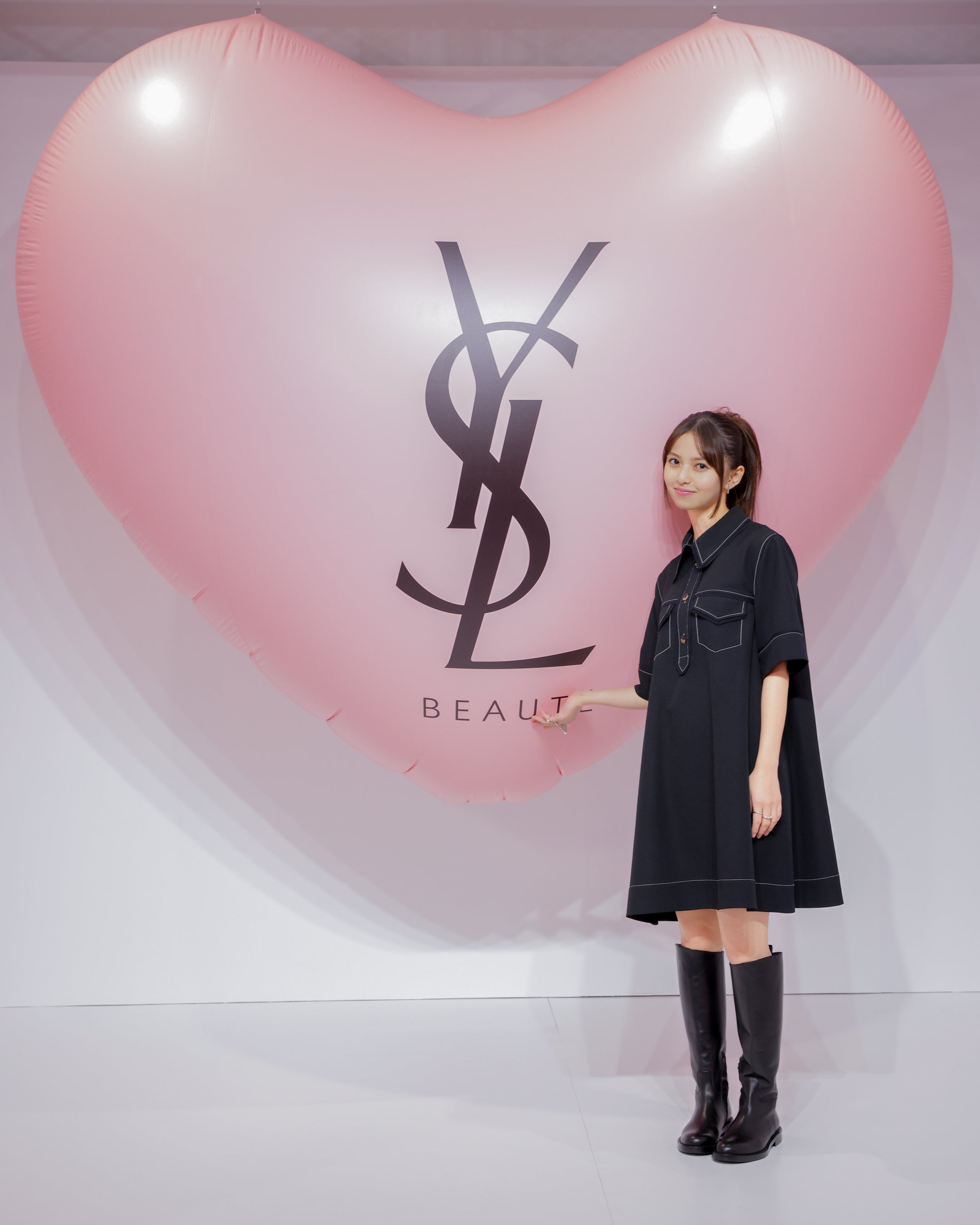 YSLのポップアップイベント『YSL LOVESHINE FACTORY』に齋藤飛鳥、藤田ニコル、三吉彩花、山田杏奈ら豪華ゲス...