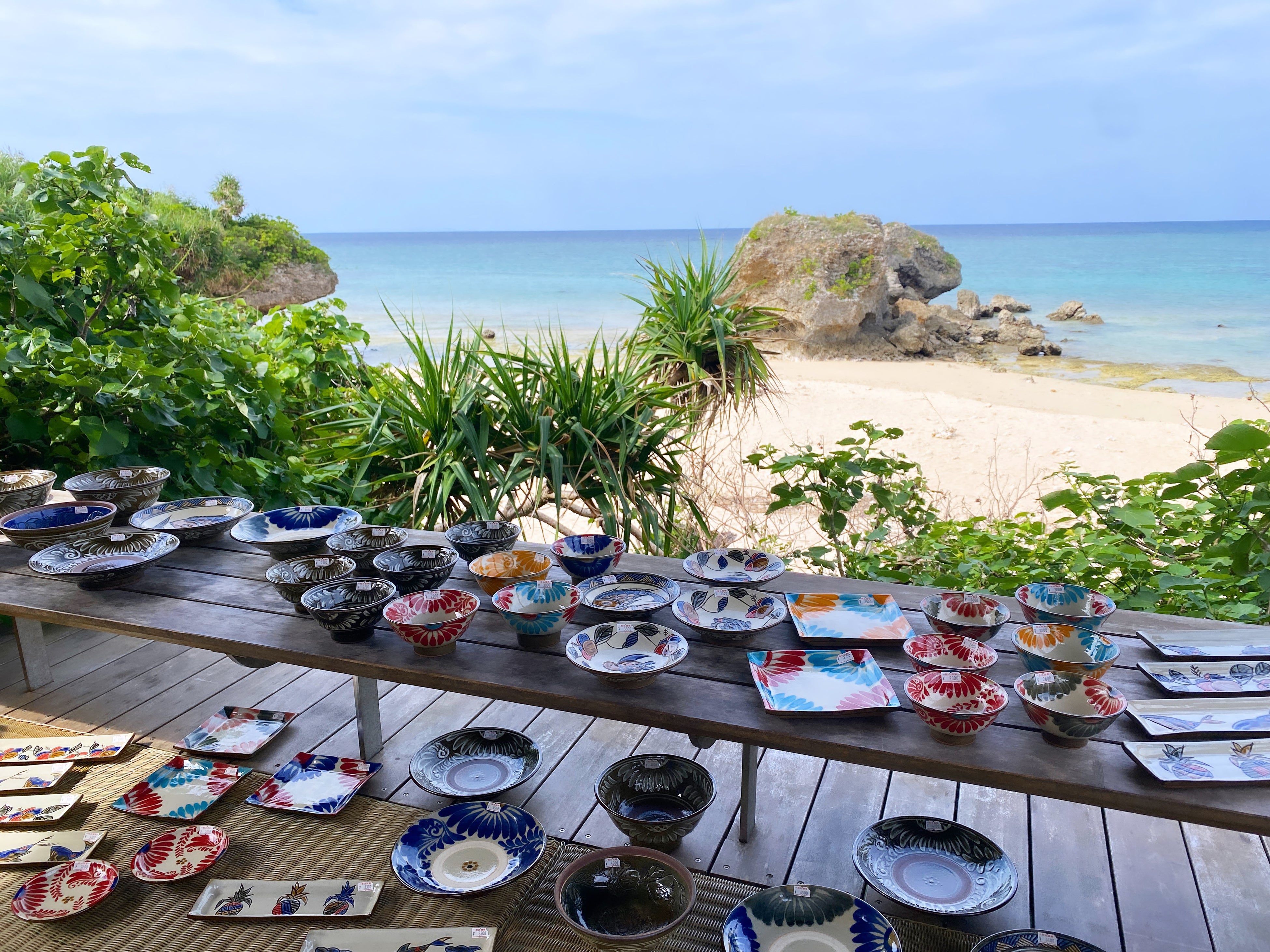 【バンタカフェ】沖縄を代表する工芸品「やちむん」をテーマにしたイベント「海辺のやちむん市」今年も開催｜...