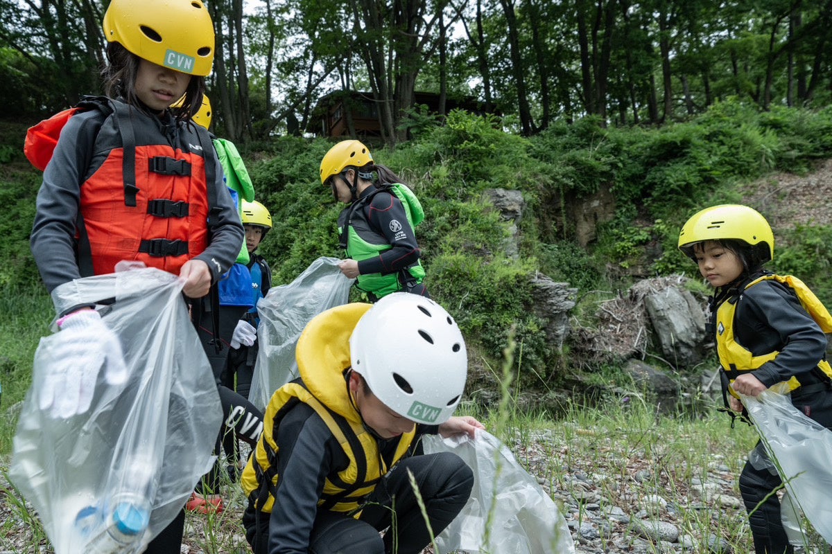 秩父湯元 武甲温泉横の横瀬川をきれいに！　遊びながら環境保護を学ぶ夏の自由研究にも最適なリバークリーン...