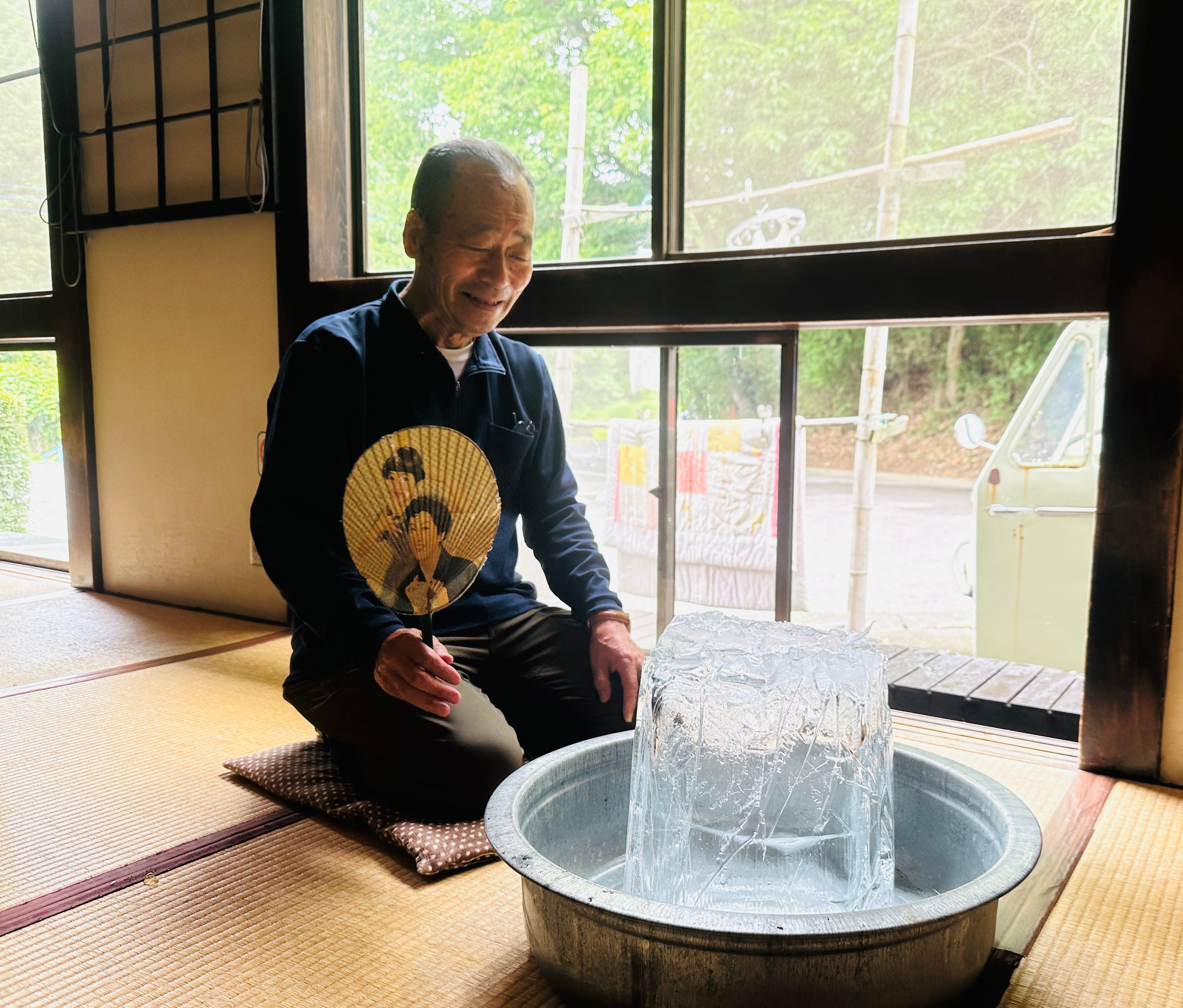 昭和レトロな温泉銭湯／玉川温泉梅雨明け後の猛暑日に、昭和の涼みかた「氷柱」が登場します