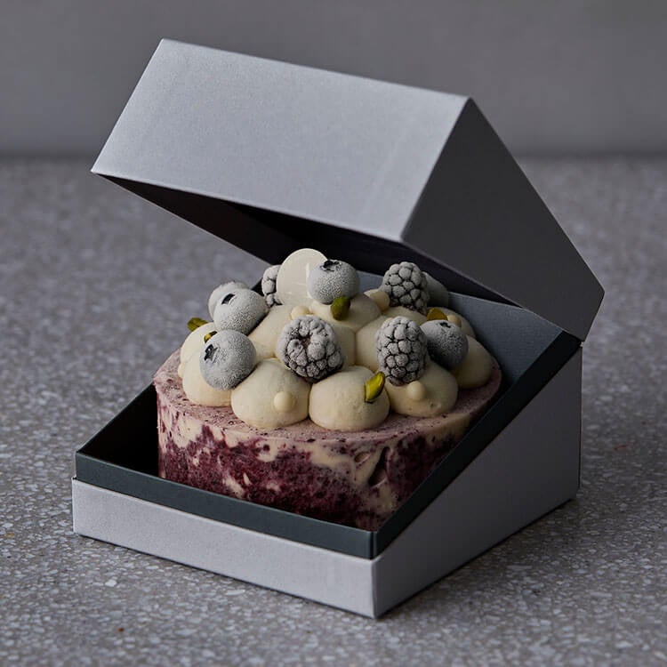 【DEAN & DELUCA】数量限定 PÂTISSERIE ASAKO IWAYANAGI が手がける、初の「アイスケーキ」を発売