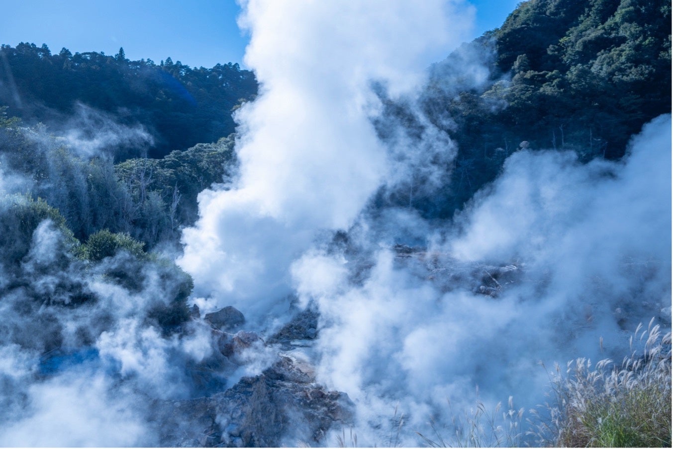 霧島神宮は、「噴火しないでくれ」とは祈らない。霧島錦江湾国立公園・公式オーディオガイドをリリース