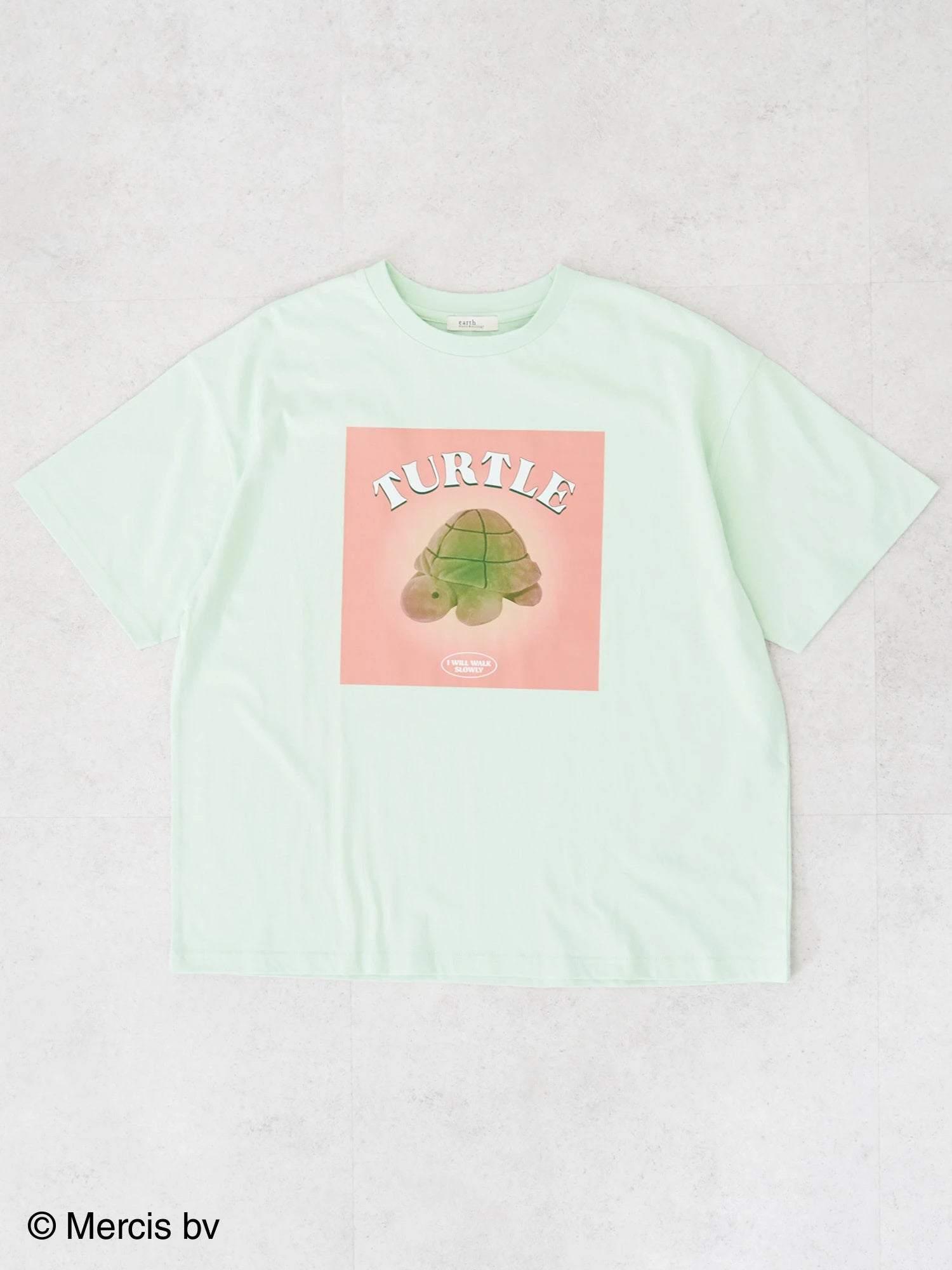 【earth music&ecology】毎回話題の「ミッフィー」コラボから新作が登場！『Dick Bruna』の３DモチーフTシャ...