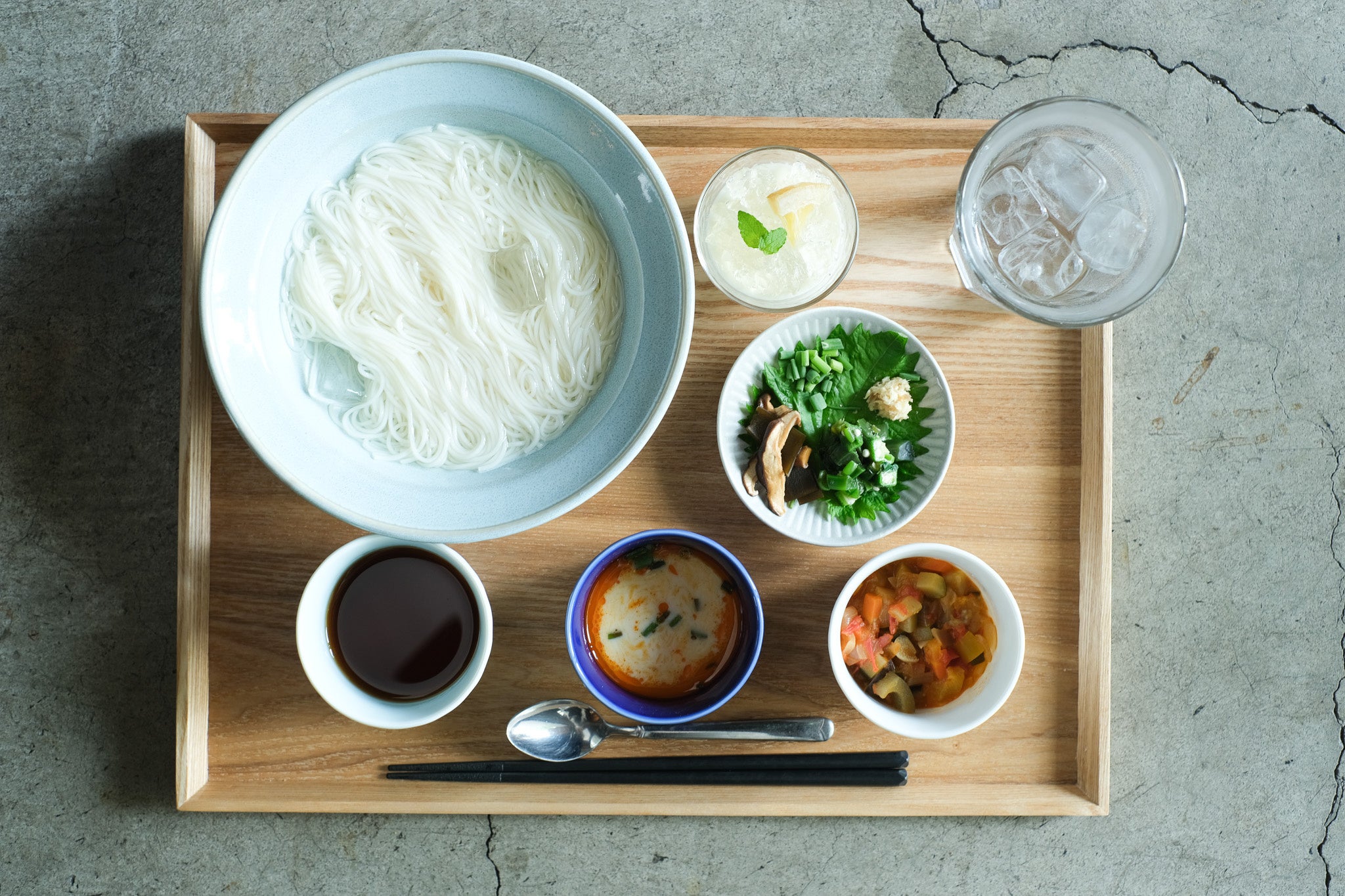 日本の夏はそうめん！江戸時代から続く伝統の【かも川手延べ素麺】が主役の8月限定朝食メニューをアンカーホ...