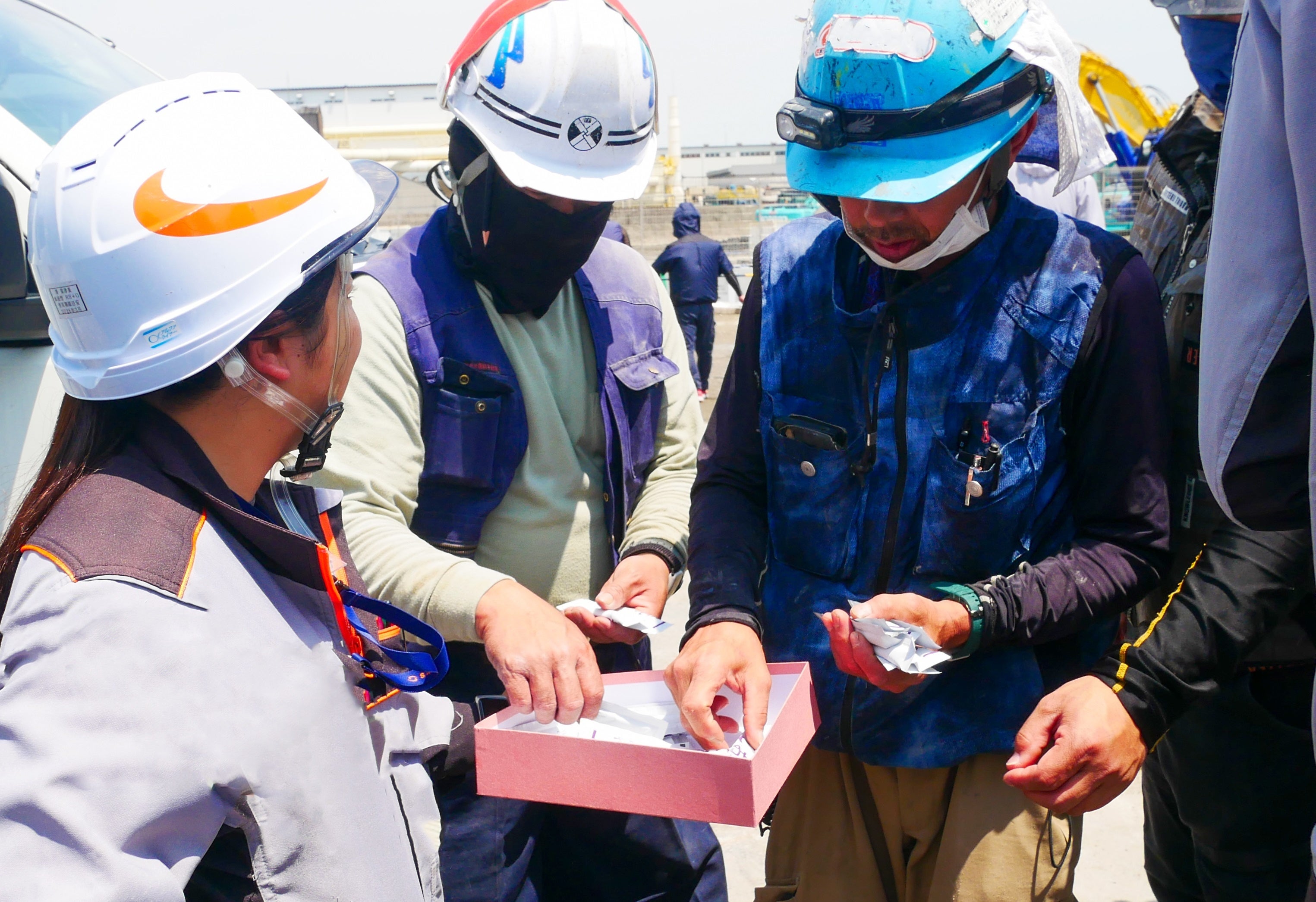 三和建設、今年も建設現場にかき氷ステーションを設置し、熱中症対策を強化～身体を内部から効率よく冷却する...