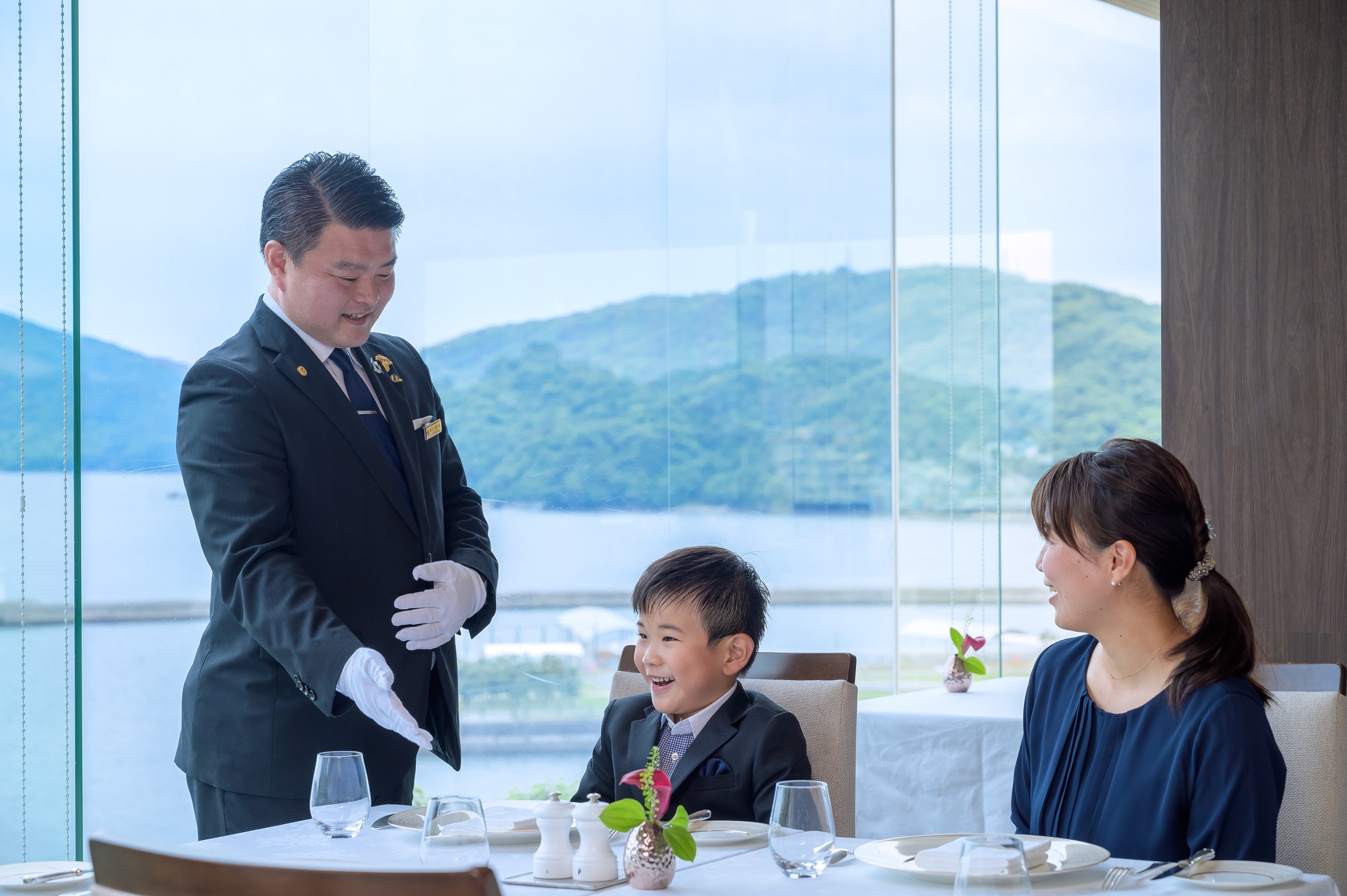 【鳥羽国際ホテル】今年の夏休みは、“食べて学んで”　～初めてでも安心「お子様のフレンチデビュー」に挑戦！～