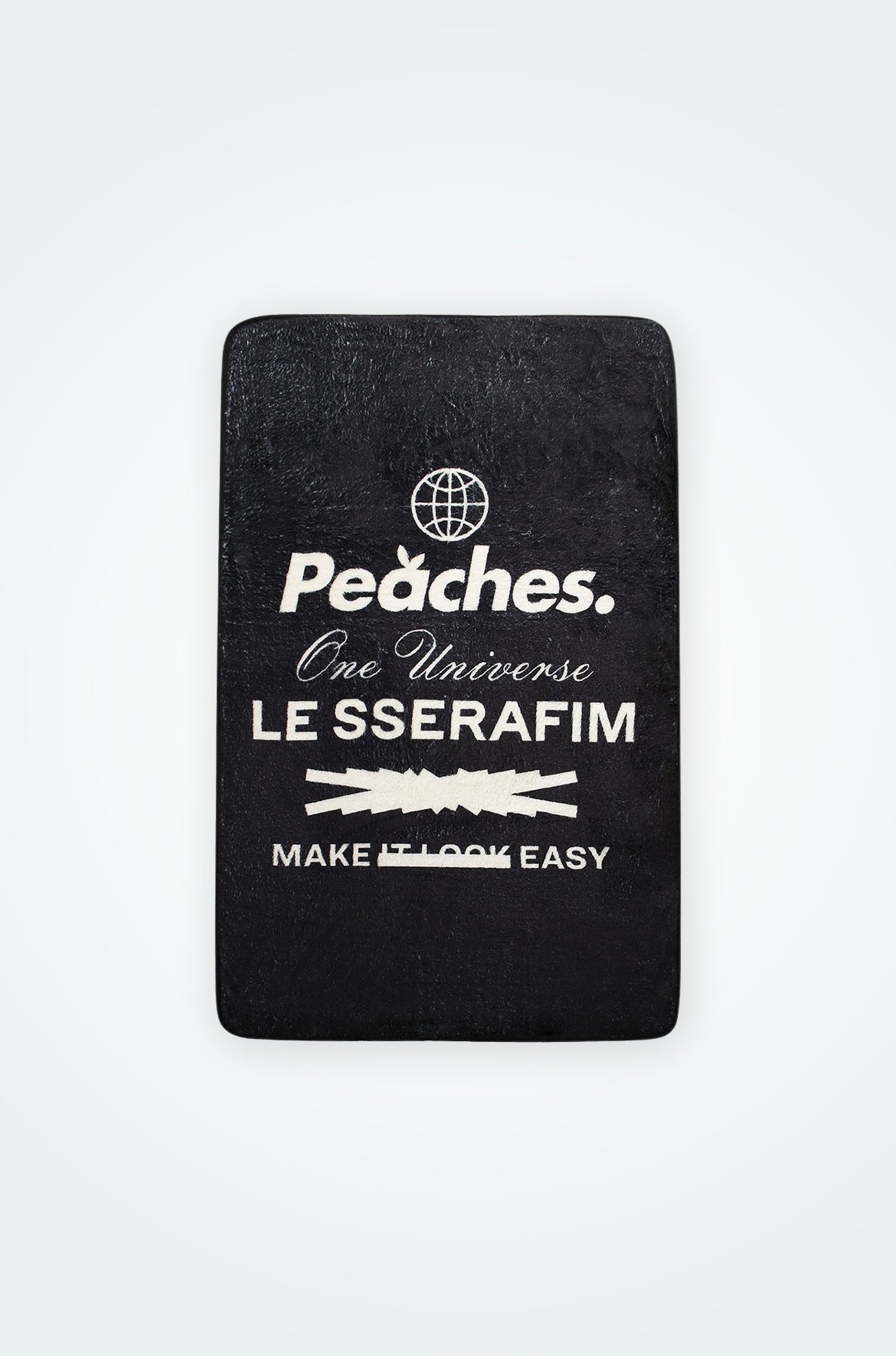 LE SSERAFIM×Peaches.のCollab Merch.をスニダンが運営する「HYPE DROP」限定にて7月20日(土)から販売開始！