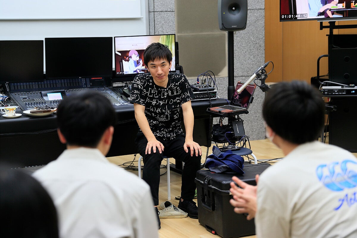 【講義レポート】大阪芸術大学 舞台芸術学科卒業生でフォーリーアーティストの渡邊 雅文氏による特別講義を開...