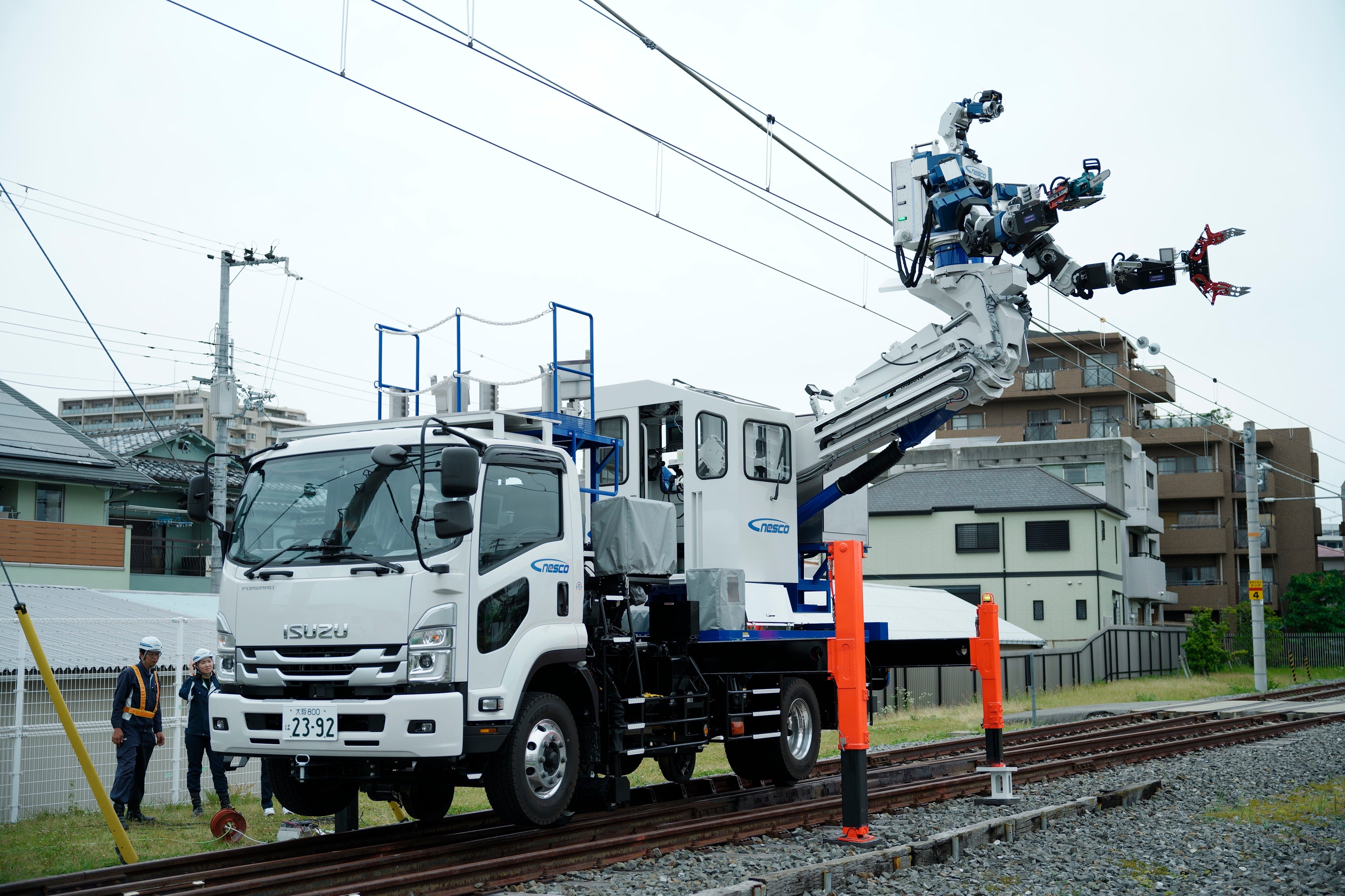 人機一体、LOVOT デザイナー根津孝太氏、マクロスシリーズ監督 河森正治氏との『人型重機』の実用化に向けた...