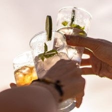 【レポート】世界の低／ノンアルコール飲料の新潮流を徹底調査！　“続く熱帯夜” 睡眠不足改善の一助となるL-...