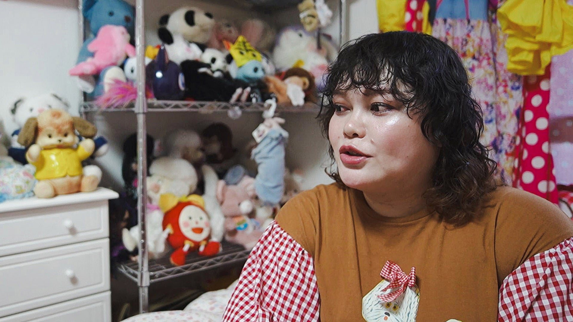 片付けたいのに捨てられない…ゴミ屋敷に住むLGBTの女性。片付けの一部始終を、片付けのプロ集団・関西クリー...