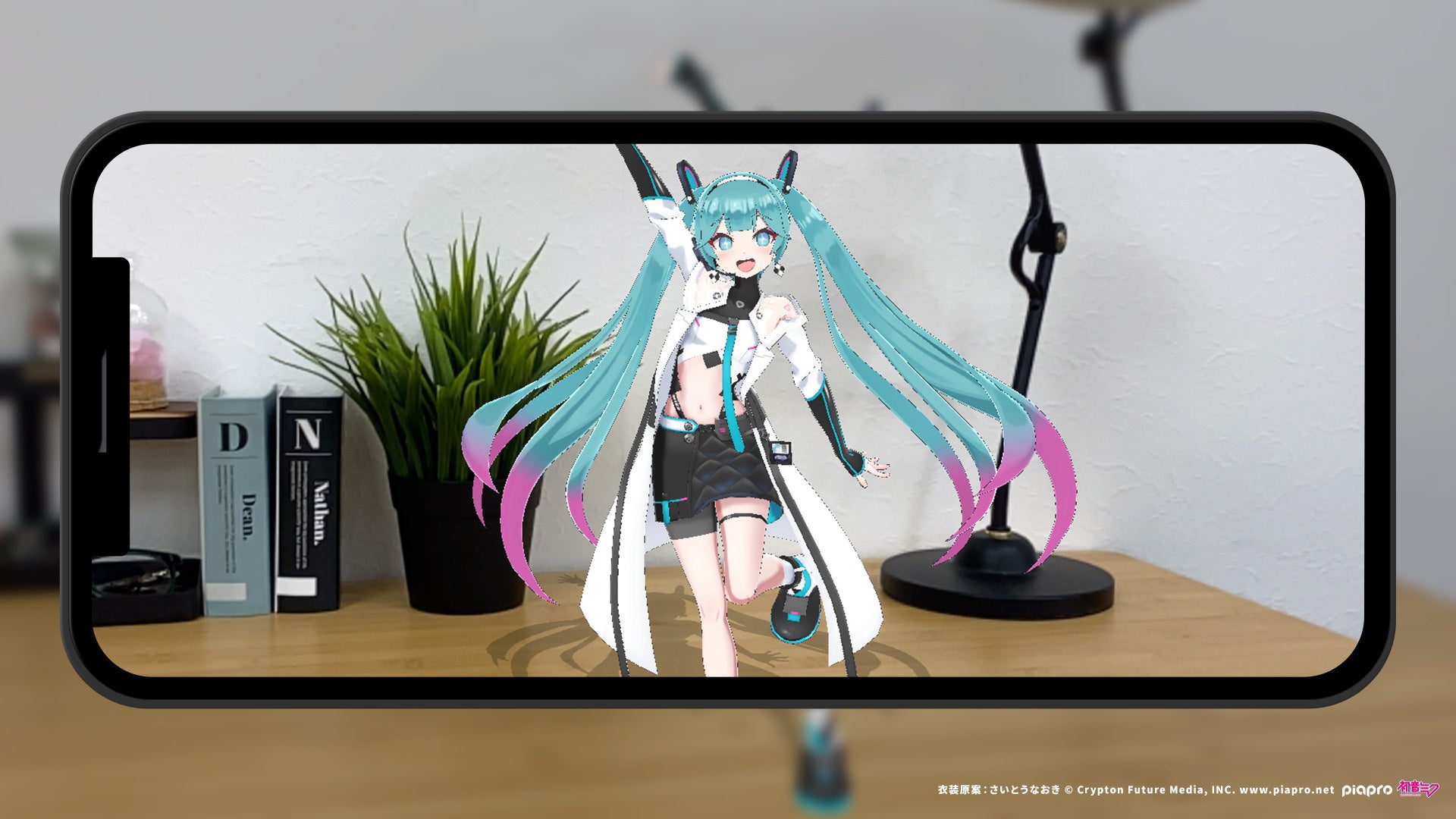 さいとうなおき氏デザインの「初音ミク」のデジタルグッズ東急歌舞伎町タワーの物販コーナーやオンラインスト...