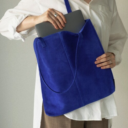 土屋鞄、軽やかなスエードを採用したバッグシリーズを新発売