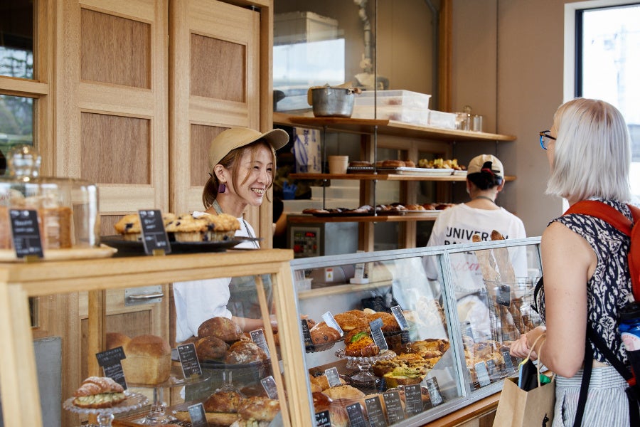 Universal Bakes（東京・世田谷）によるプラントベースのパンやペストリーが、ドバイで製造・販売スタート