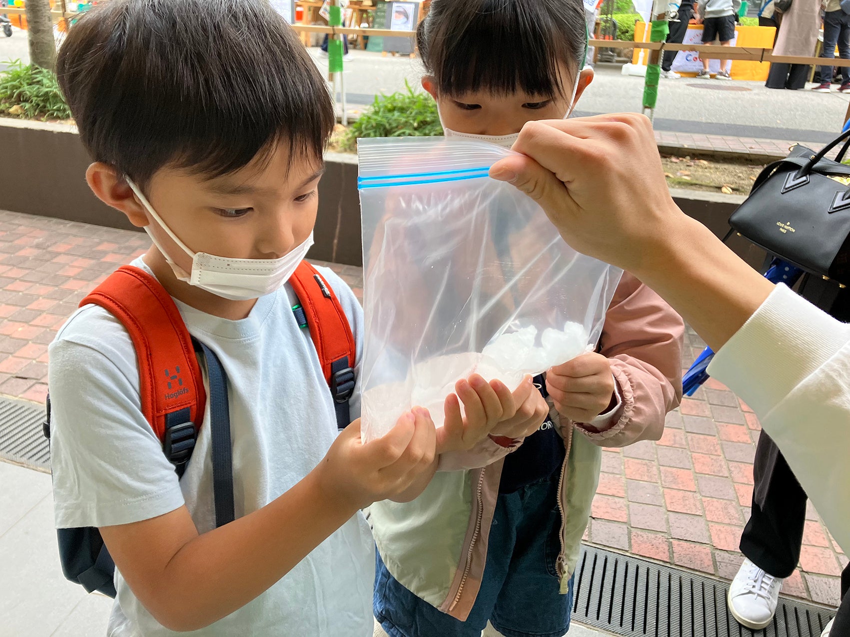 【夏の気象災害への備え】サンコーの「緊急ミニトイレ」が累計販売数約60万個を突破！